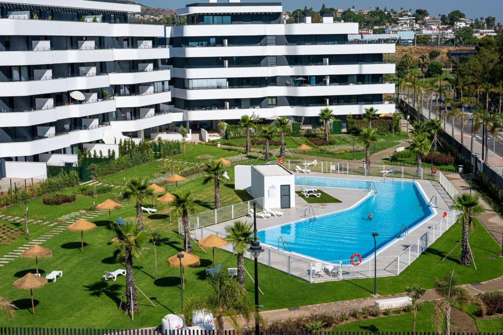 2 sovrum Takvåning till salu i Torremolinos med pool garage - 899 000 € (Ref: 9146943)
