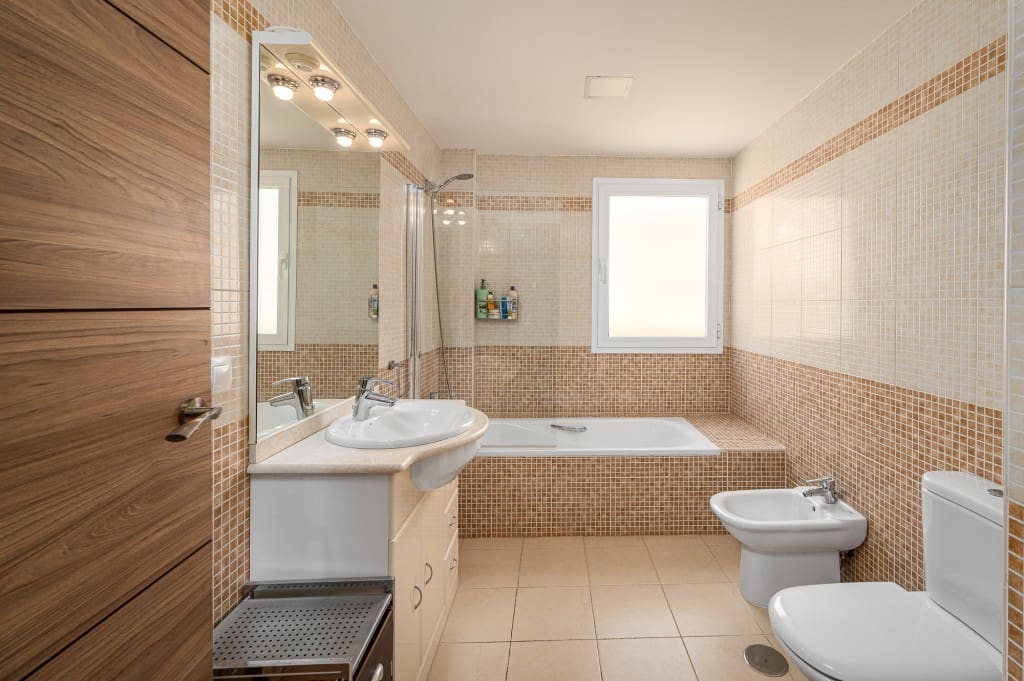 3 bedroom Apartment for sale in Mijas with pool garage - € 420,000 (Ref: 9146944)