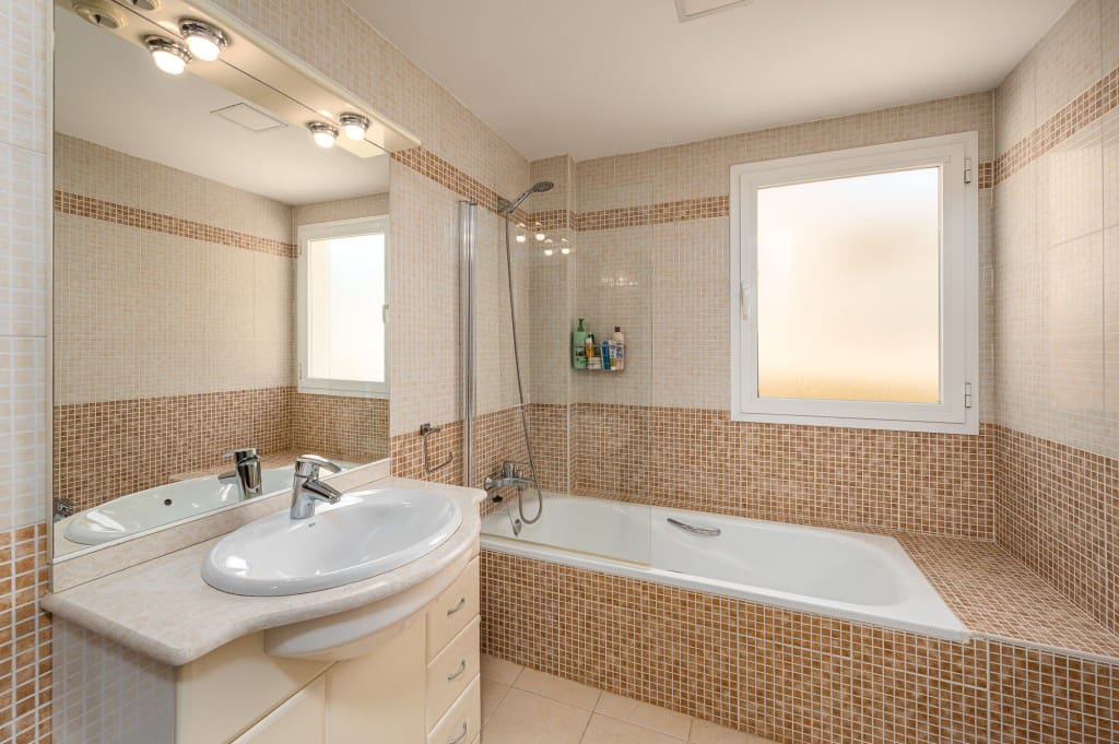 3 bedroom Apartment for sale in Mijas with pool garage - € 420,000 (Ref: 9146944)