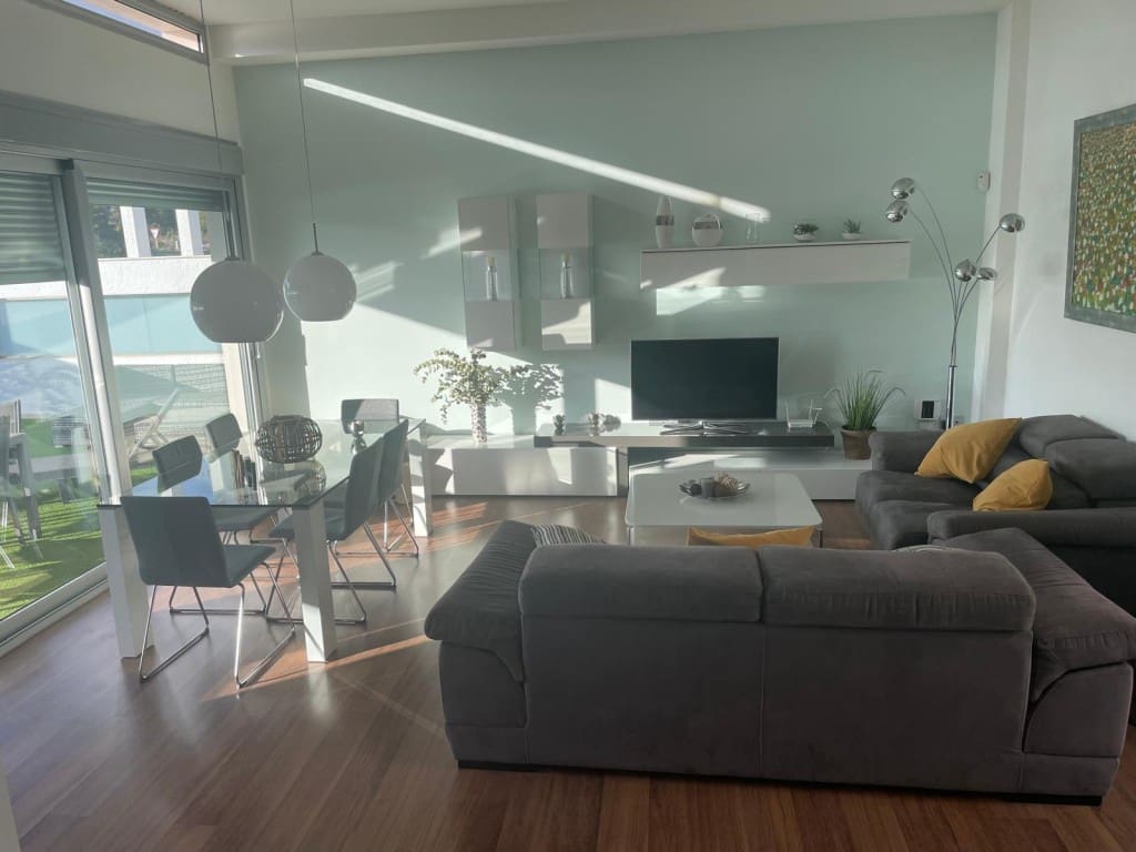 3 soveværelse Villa til salg i Mil Palmeras med swimmingpool - € 565.000 (Ref: 9151812)