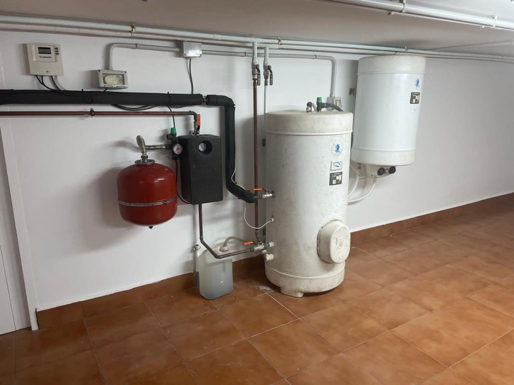 3 soveværelse Villa til salg i Mil Palmeras med swimmingpool - € 565.000 (Ref: 9151812)