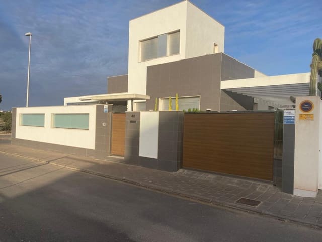 3 soveværelse Villa til salg i Mil Palmeras, Orihuela med swimmingpool - € 565.000 (Ref: 9151812)