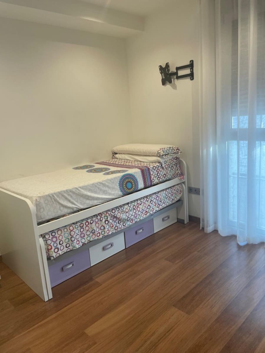 3 soveværelse Villa til salg i Mil Palmeras med swimmingpool - € 565.000 (Ref: 9151812)