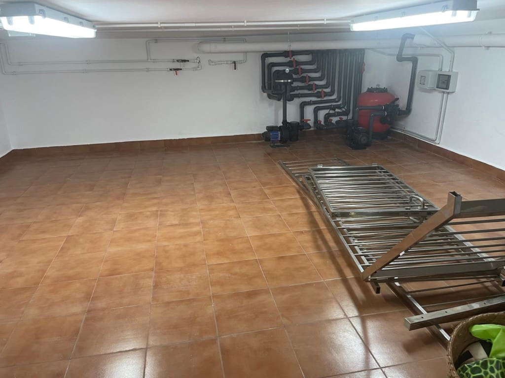 3 soveværelse Villa til salg i Mil Palmeras med swimmingpool - € 565.000 (Ref: 9151812)