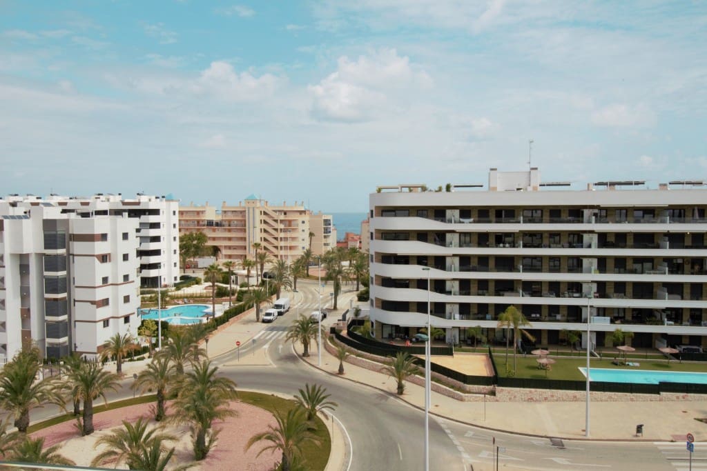 2 soveværelse Penthouse til salg i Arenales del Sol med swimmingpool - € 352.000 (Ref: 9159330)