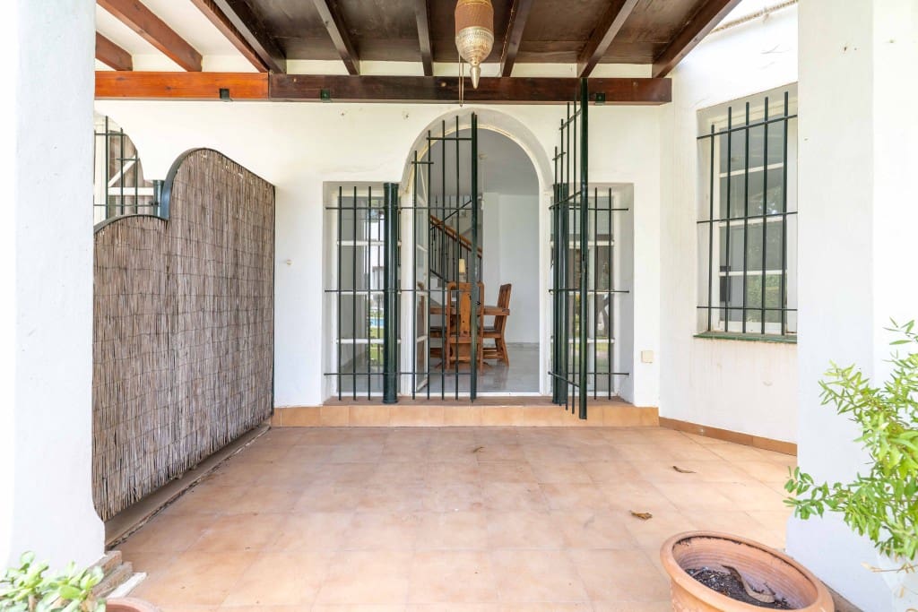 3 soverom Hus til salgs i Nueva Andalucia med svømmebasseng garasje - € 499 999 (Ref: 9169443)