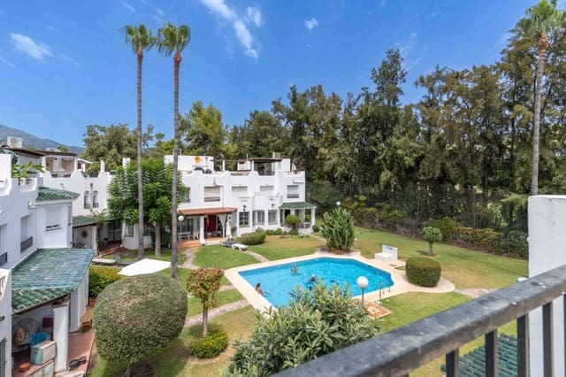 3 soverom Hus til salgs i Nueva Andalucia, Marbella med svømmebasseng garasje - € 519 000 (Ref: 9169443)