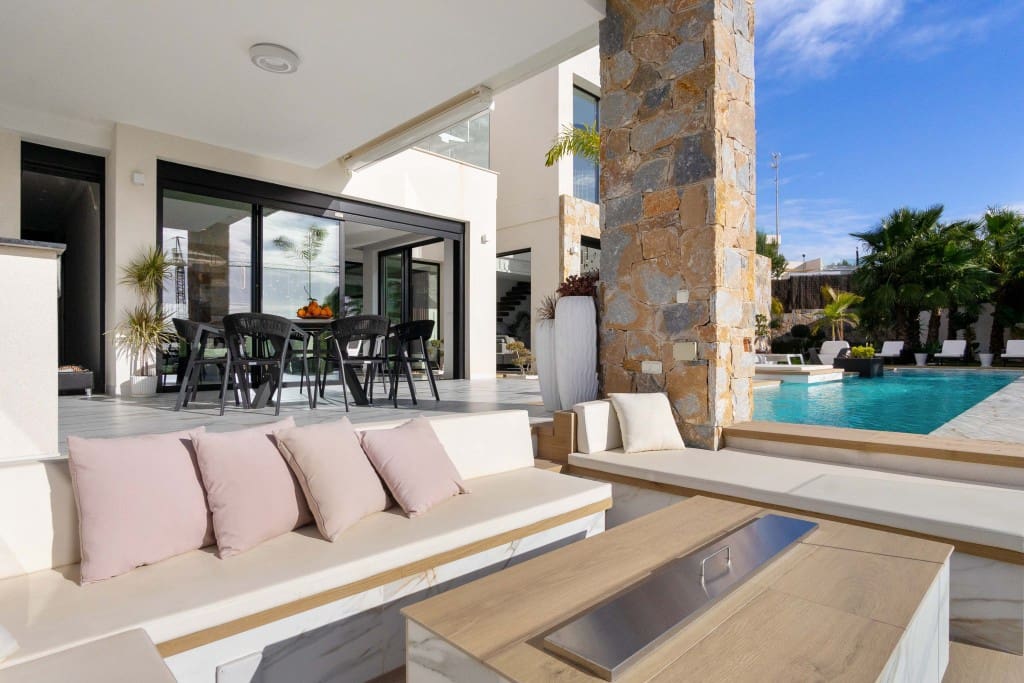 4 sovrum Villa till salu i Campoamor med pool garage - 2 880 000 € (Ref: 9173328)