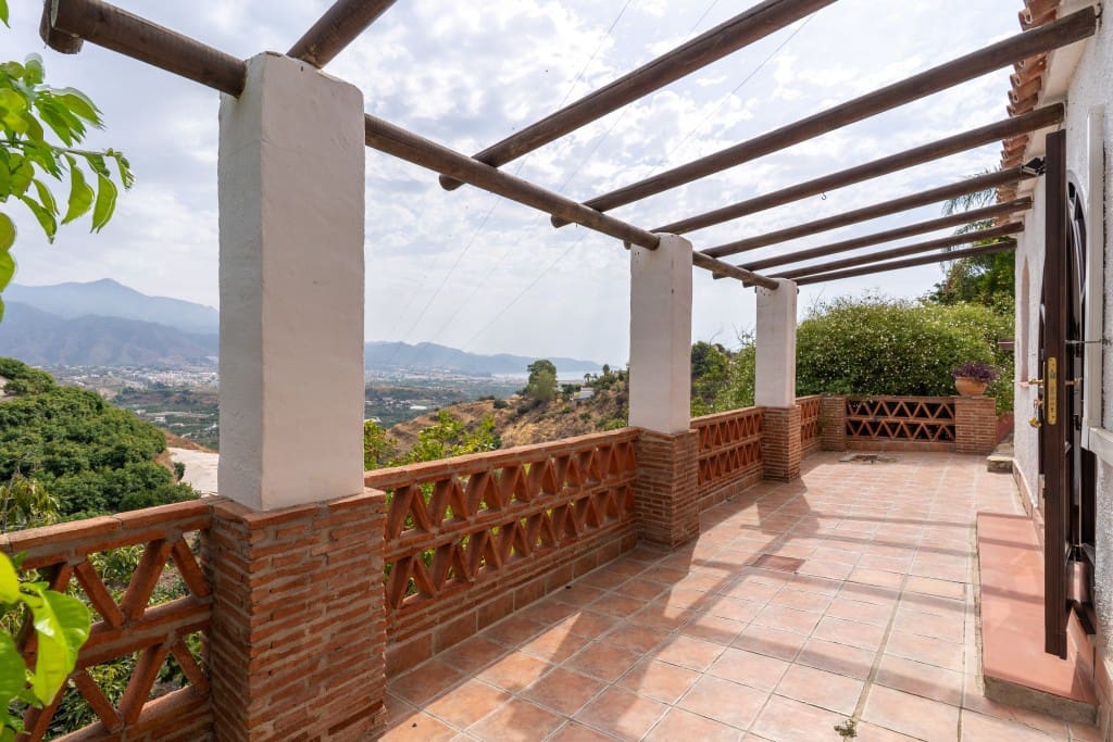 4 soveværelse Villa til salg i Nerja med swimmingpool - € 1.050.000 (Ref: 9193629)