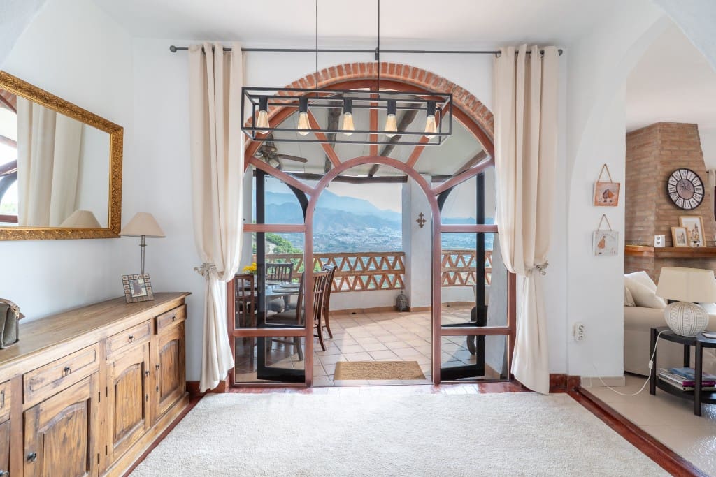 4 soveværelse Villa til salg i Nerja med swimmingpool - € 1.050.000 (Ref: 9193629)