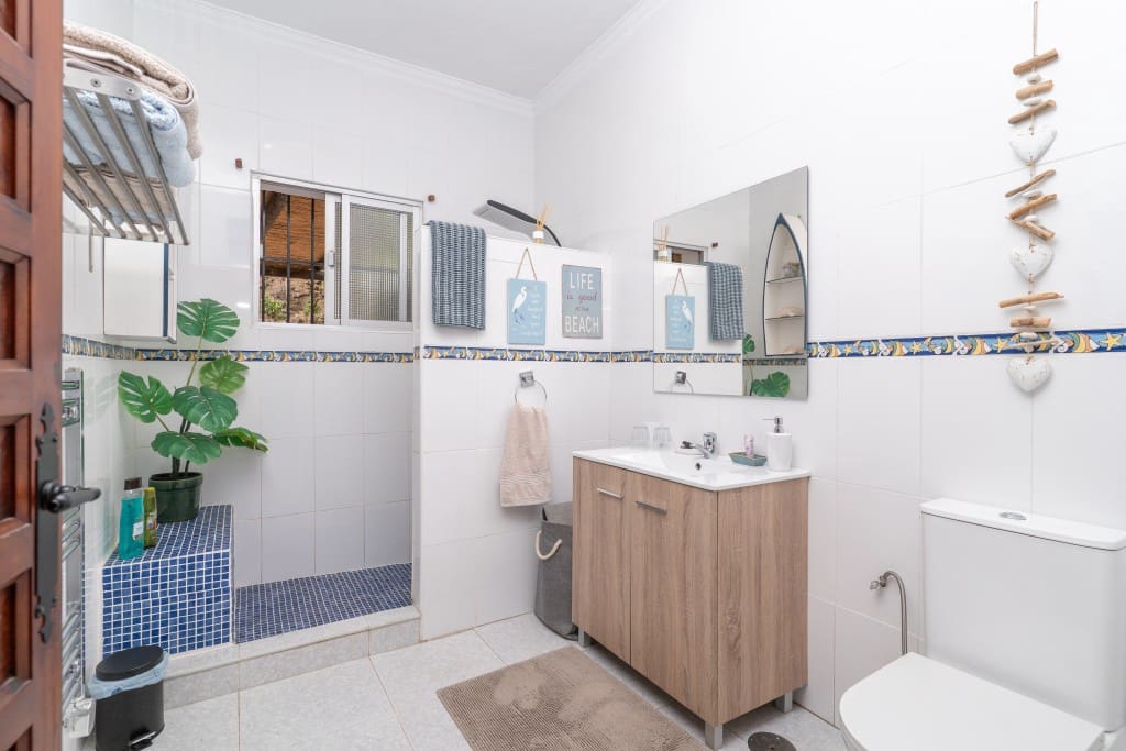 4 soveværelse Villa til salg i Nerja med swimmingpool - € 1.050.000 (Ref: 9193629)