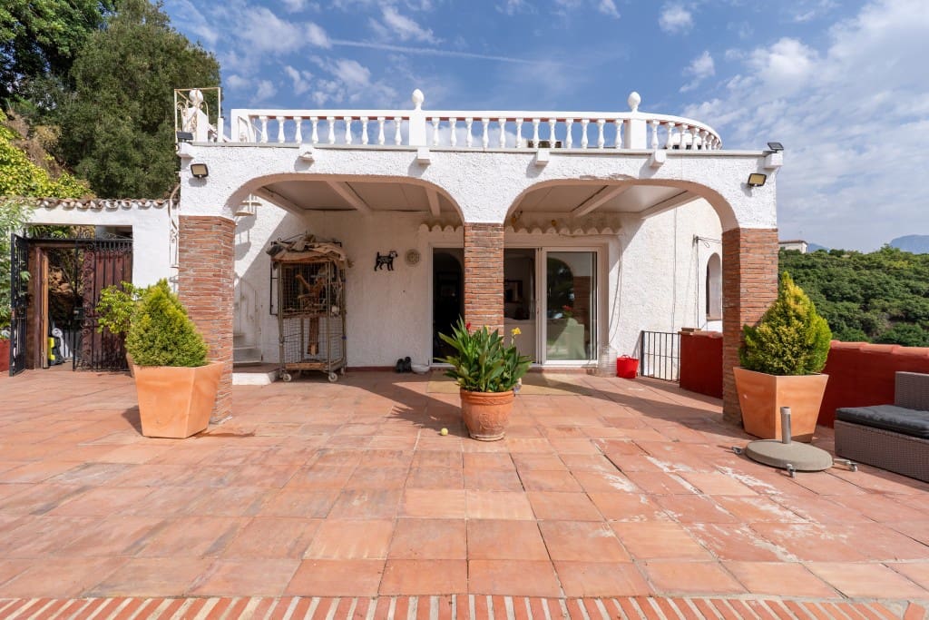 4 soveværelse Villa til salg i Nerja med swimmingpool - € 1.050.000 (Ref: 9193629)