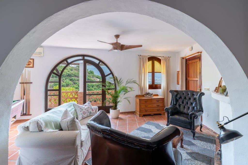 4 soveværelse Villa til salg i Nerja med swimmingpool - € 1.050.000 (Ref: 9193629)