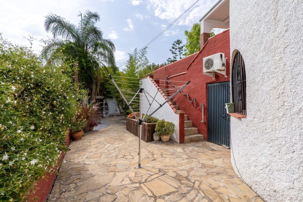 4 soveværelse Villa til salg i Nerja med swimmingpool - € 1.050.000 (Ref: 9193629)