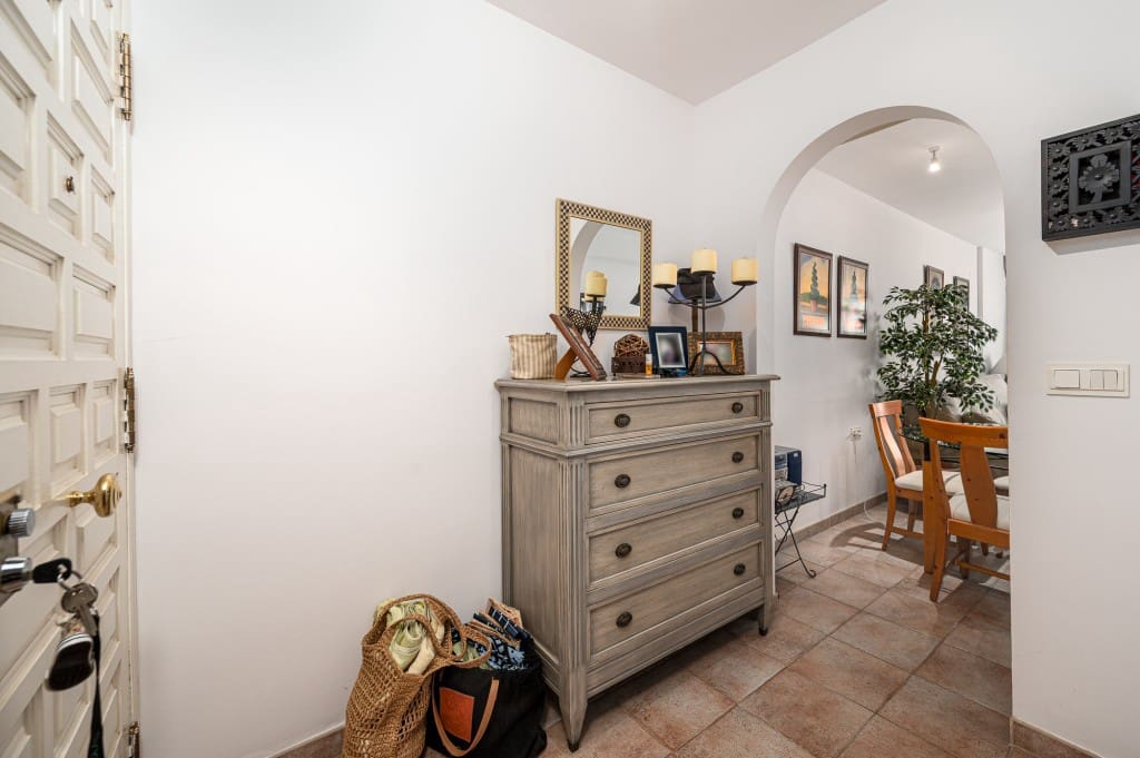 2 bedroom Apartment for sale in Nerja with pool - € 275,000 (Ref: 9193631)