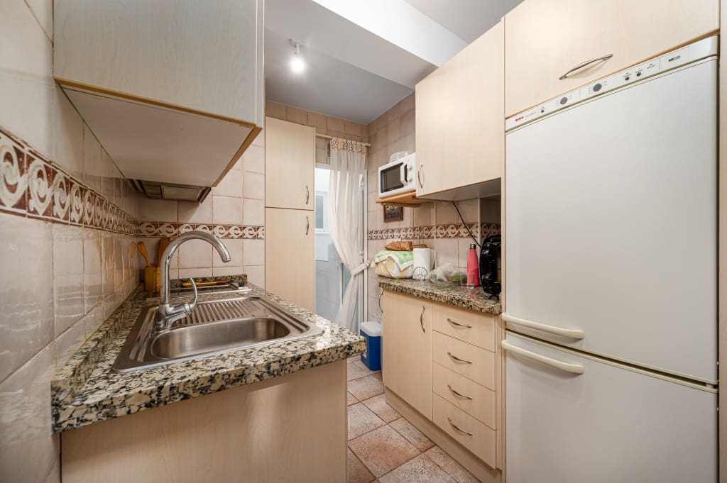 2 bedroom Apartment for sale in Nerja with pool - € 275,000 (Ref: 9193631)