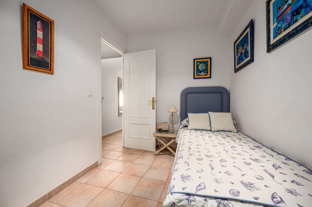 2 bedroom Apartment for sale in Nerja with pool - € 275,000 (Ref: 9193631)