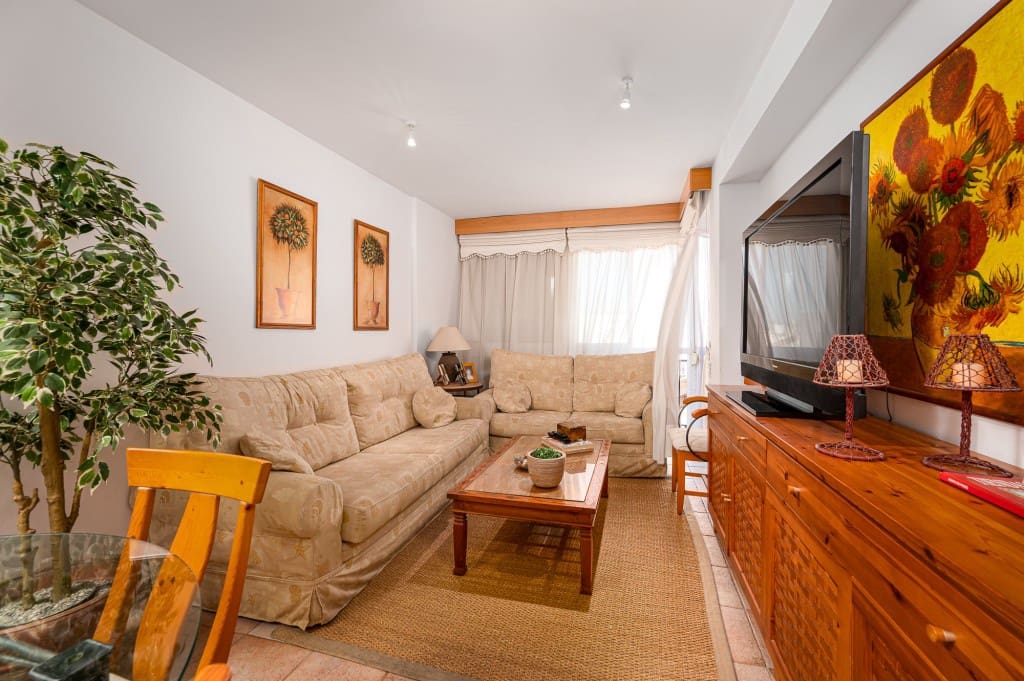 2 bedroom Apartment for sale in Nerja with pool - € 275,000 (Ref: 9193631)