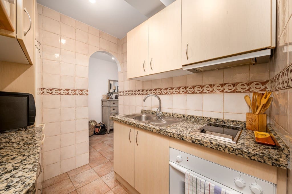 2 bedroom Apartment for sale in Nerja with pool - € 275,000 (Ref: 9193631)