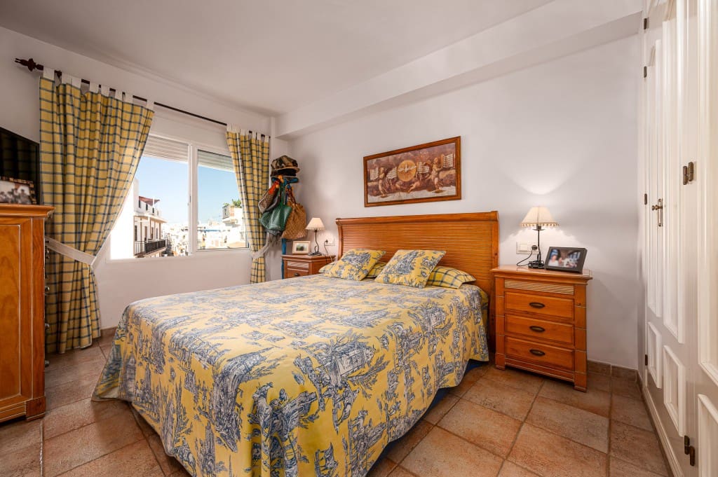 2 bedroom Apartment for sale in Nerja with pool - € 275,000 (Ref: 9193631)