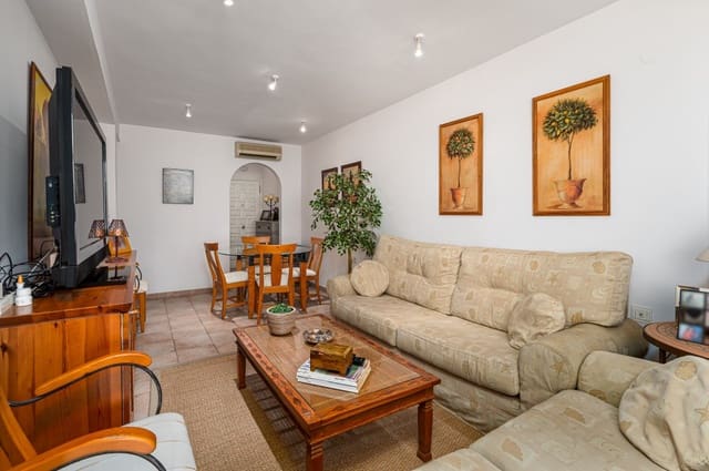 2 sovrum Lägenhet till salu i Nerja med pool - 275 000 € (Ref: 9193631)