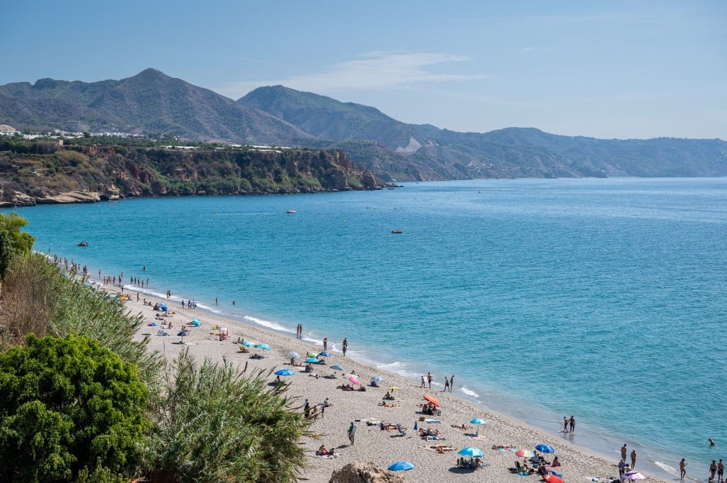 2 bedroom Apartment for sale in Nerja with pool - € 275,000 (Ref: 9193631)