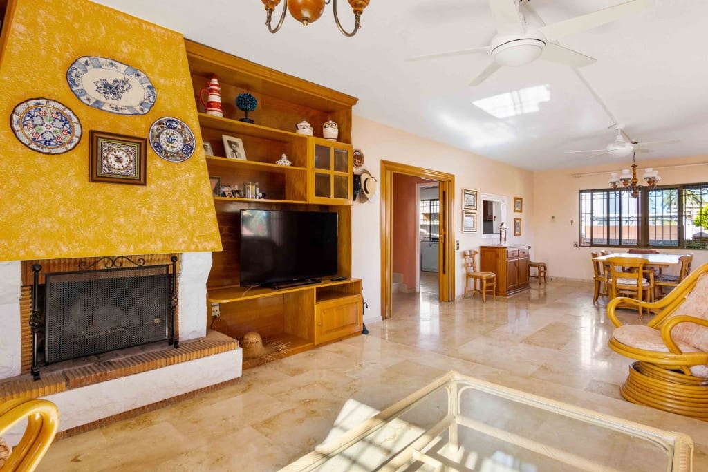 5 soverom Villa til salgs i Cabo Roig med svømmebasseng garasje - € 770 000 (Ref: 9193632)