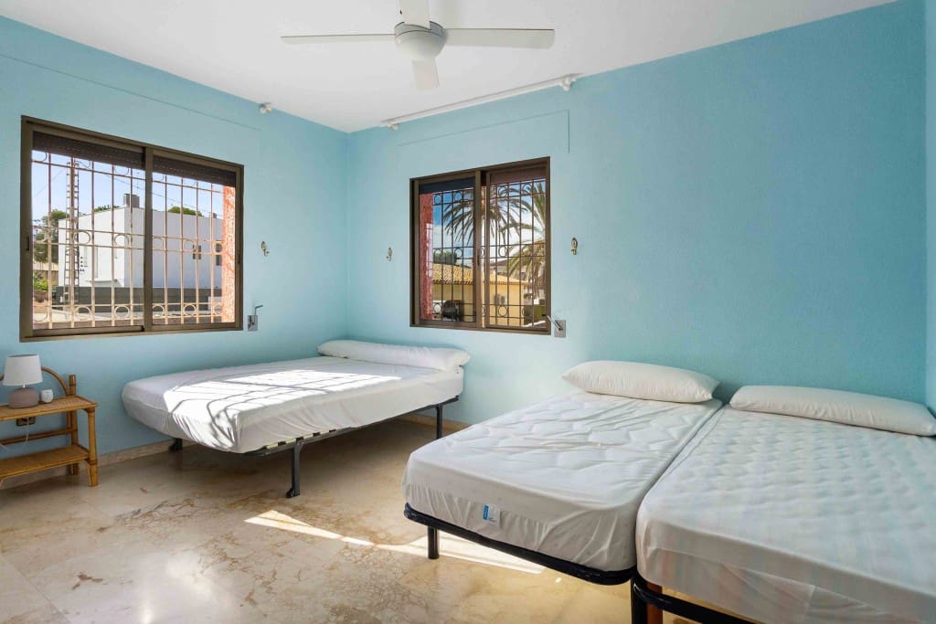 5 soverom Villa til salgs i Cabo Roig med svømmebasseng garasje - € 770 000 (Ref: 9193632)