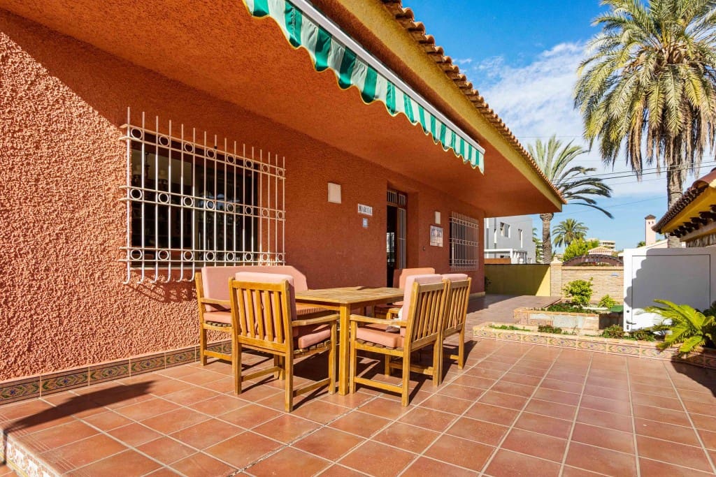 5 soverom Villa til salgs i Cabo Roig med svømmebasseng garasje - € 770 000 (Ref: 9193632)