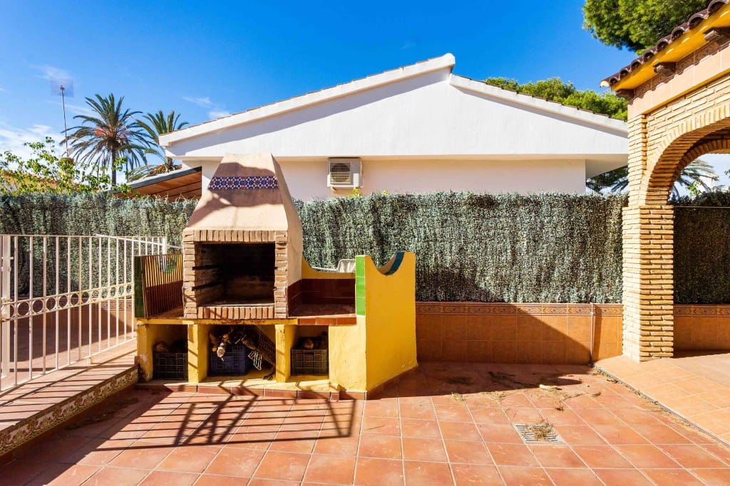 5 soverom Villa til salgs i Cabo Roig med svømmebasseng garasje - € 770 000 (Ref: 9193632)