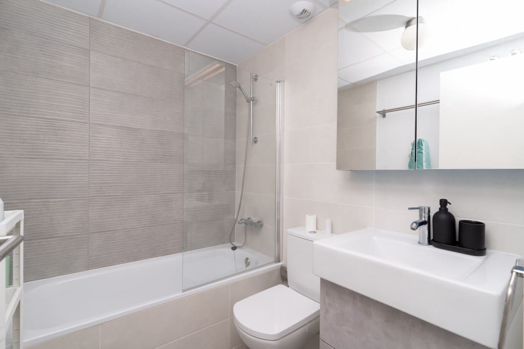 2 soveværelse Lejlighed til salg i Estepona med swimmingpool garage - € 389.000 (Ref: 9193655)