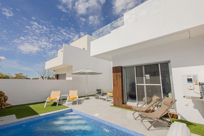 3 bedroom Villa for sale in Rojales with pool - € 345,000 (Ref: 9193658)