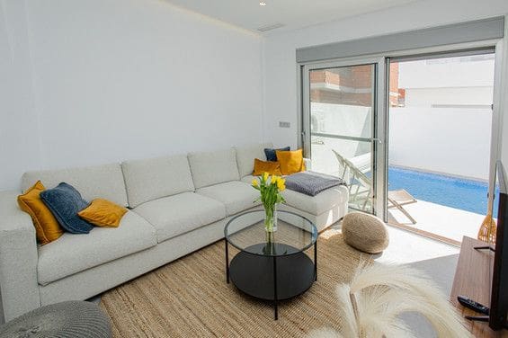 3 bedroom Villa for sale in Rojales with pool - € 345,000 (Ref: 9193658)