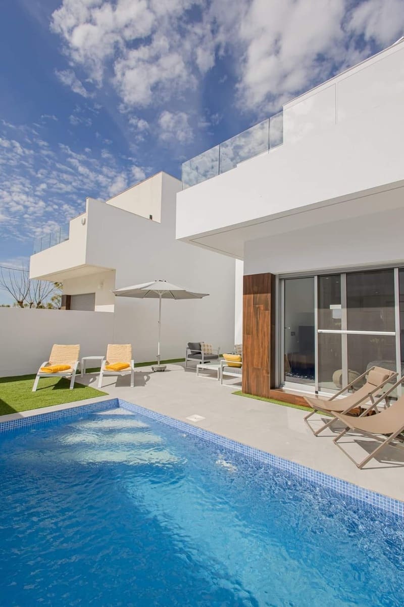 3 bedroom Villa for sale in Rojales with pool - € 345,000 (Ref: 9193658)