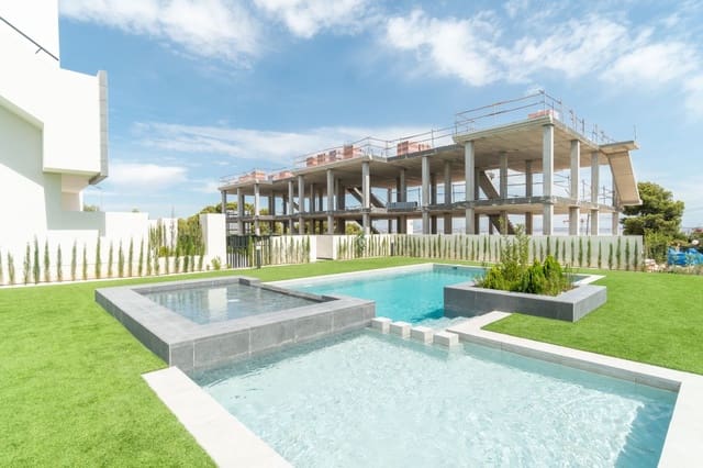 3 makuuhuone Kattohuoneisto myytävänä paikassa Torrevieja mukana uima-altaan 
autotalli - 299 900 € (Ref: 9193661)