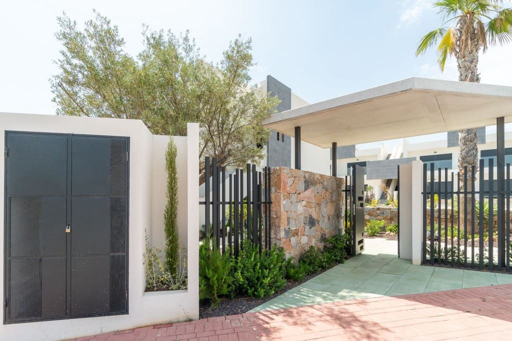 3 makuuhuone Kattohuoneisto myytävänä paikassa Torrevieja mukana uima-altaan 
autotalli - 299 900 € (Ref: 9193661)