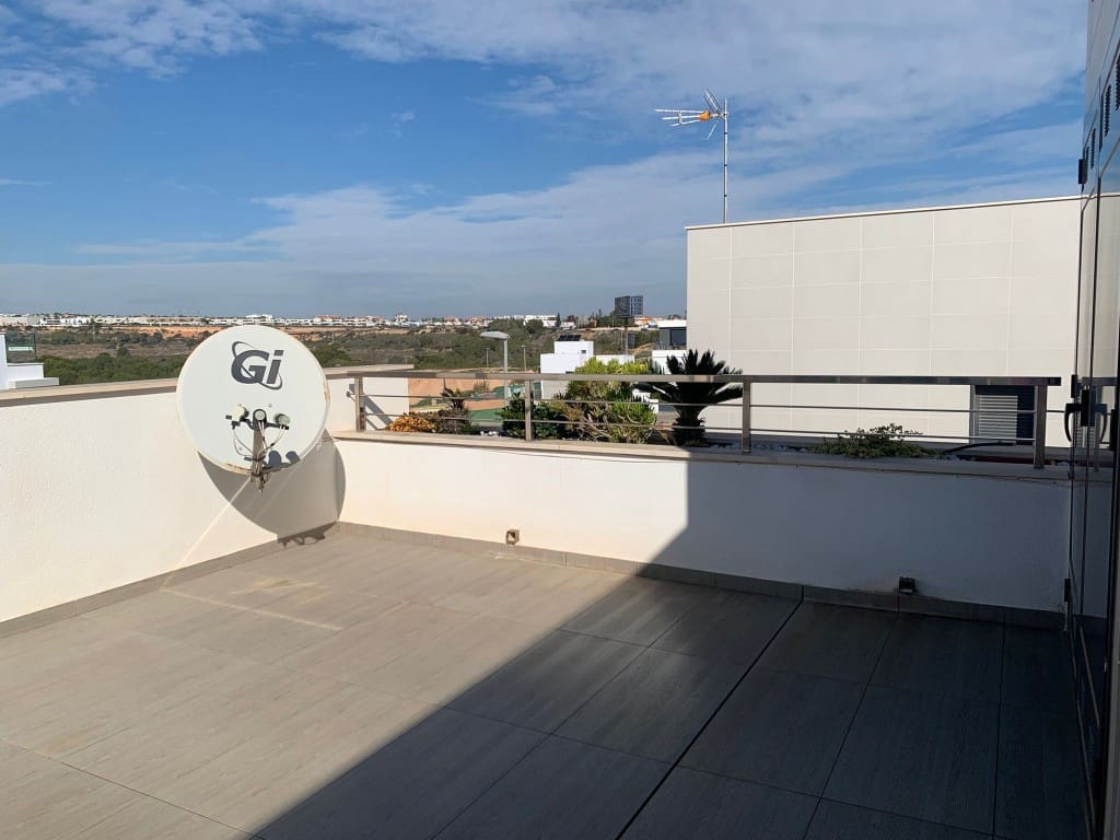 Chalet de 4 habitaciones en Campoamor en venta con piscina - 899.000 € (Ref: 9193664)