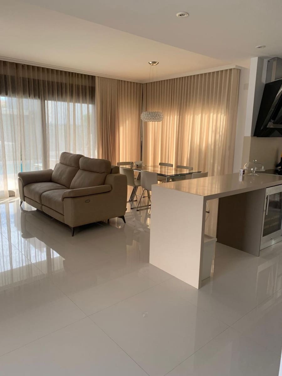 Chalet de 4 habitaciones en Campoamor en venta con piscina - 899.000 € (Ref: 9193664)