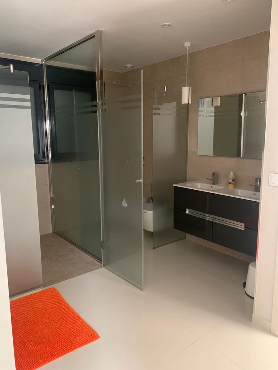 Chalet de 4 habitaciones en Campoamor en venta con piscina - 899.000 € (Ref: 9193664)