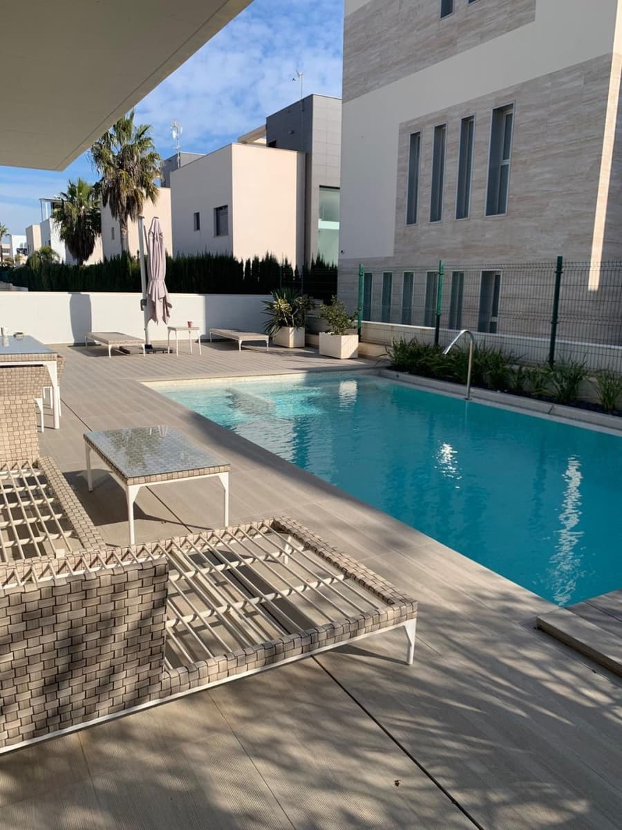 Chalet de 4 habitaciones en Campoamor en venta con piscina - 899.000 € (Ref: 9193664)