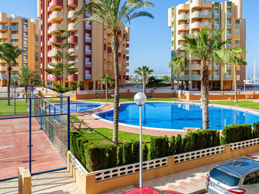 3 slaapkamer Appartement te koop in La Manga del Mar Menor met zwembad garage - € 240.000 (Ref: 9195441)