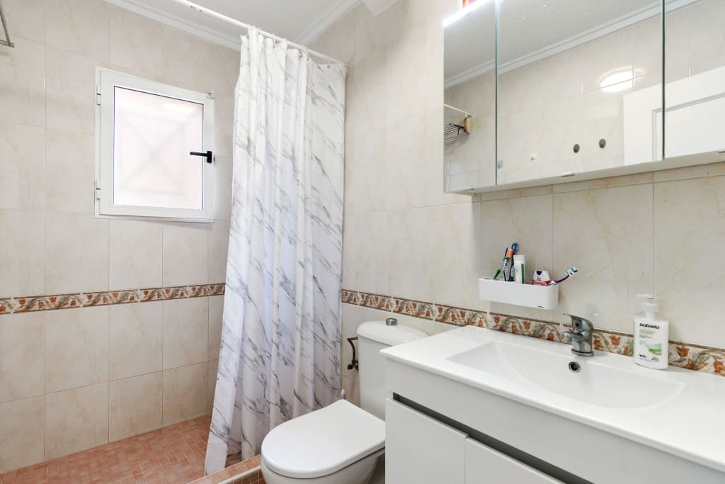 4 sypialnia Dom blizniak na sprzedaż w Playa Flamenca z basenem - 269 500 € (Ref: 9202342)