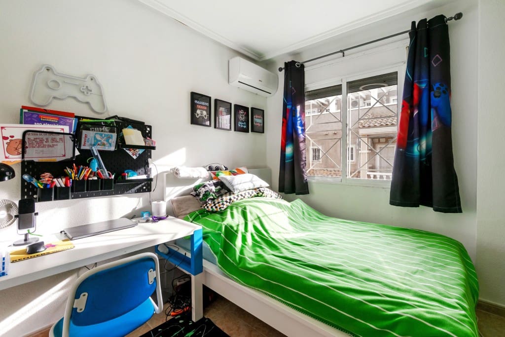 4 sypialnia Dom blizniak na sprzedaż w Playa Flamenca z basenem - 269 500 € (Ref: 9202342)