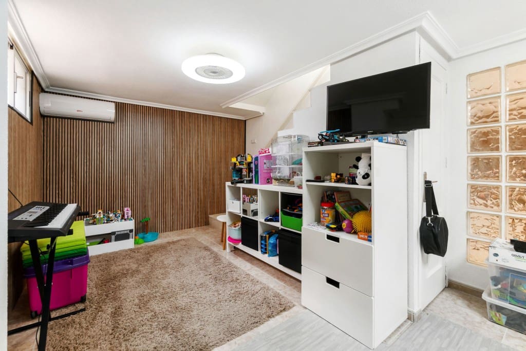 4 sypialnia Dom blizniak na sprzedaż w Playa Flamenca z basenem - 269 500 € (Ref: 9202342)