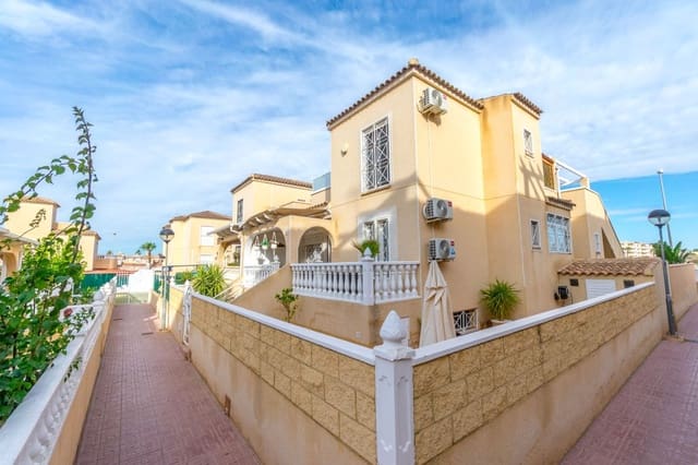 4 soverom Kjedet enebolig til salgs i Playa Flamenca, Orihuela med svømmebasseng - € 269 500 (Ref: 9202342)
