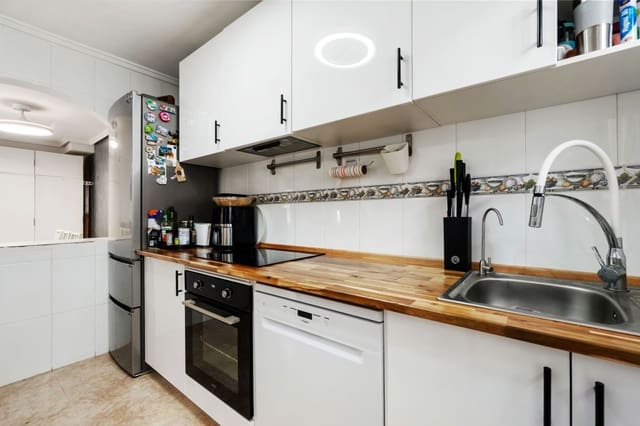 4 soverom Kjedet enebolig til salgs i Playa Flamenca, Orihuela med svømmebasseng - € 269 500 (Ref: 9202342)