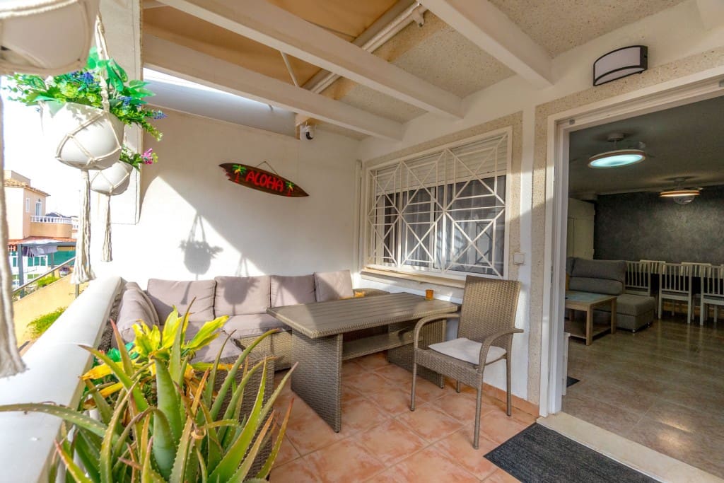 4 sypialnia Dom blizniak na sprzedaż w Playa Flamenca z basenem - 269 500 € (Ref: 9202342)