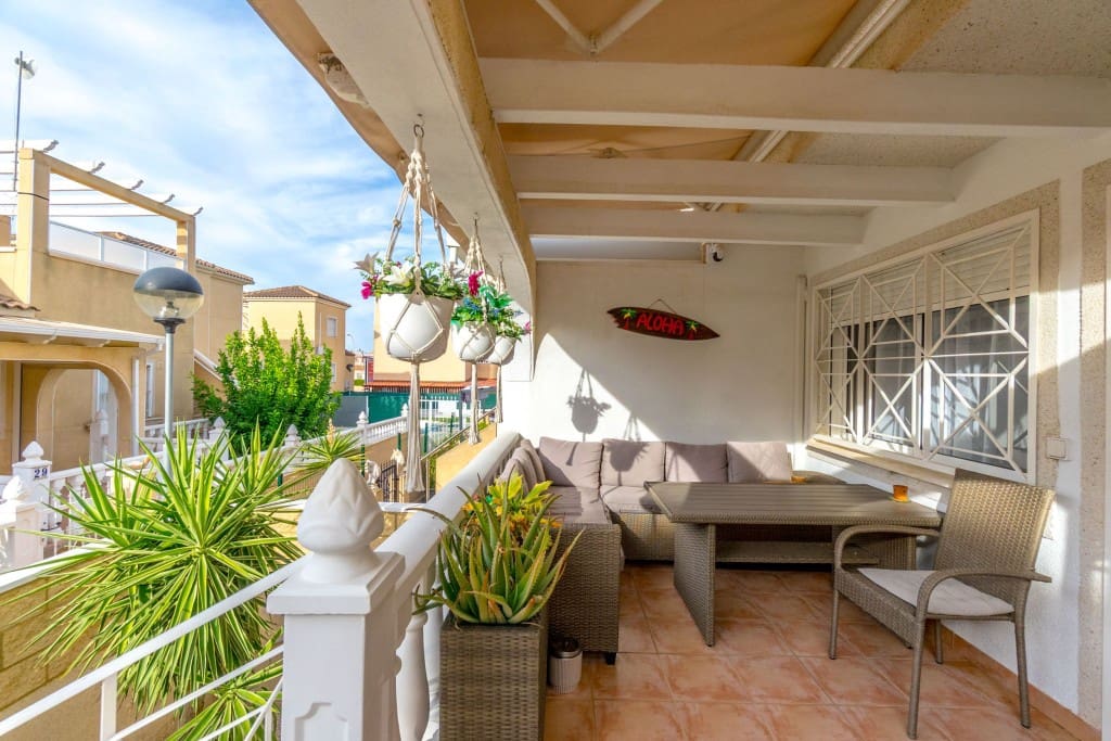 4 sypialnia Dom blizniak na sprzedaż w Playa Flamenca z basenem - 269 500 € (Ref: 9202342)