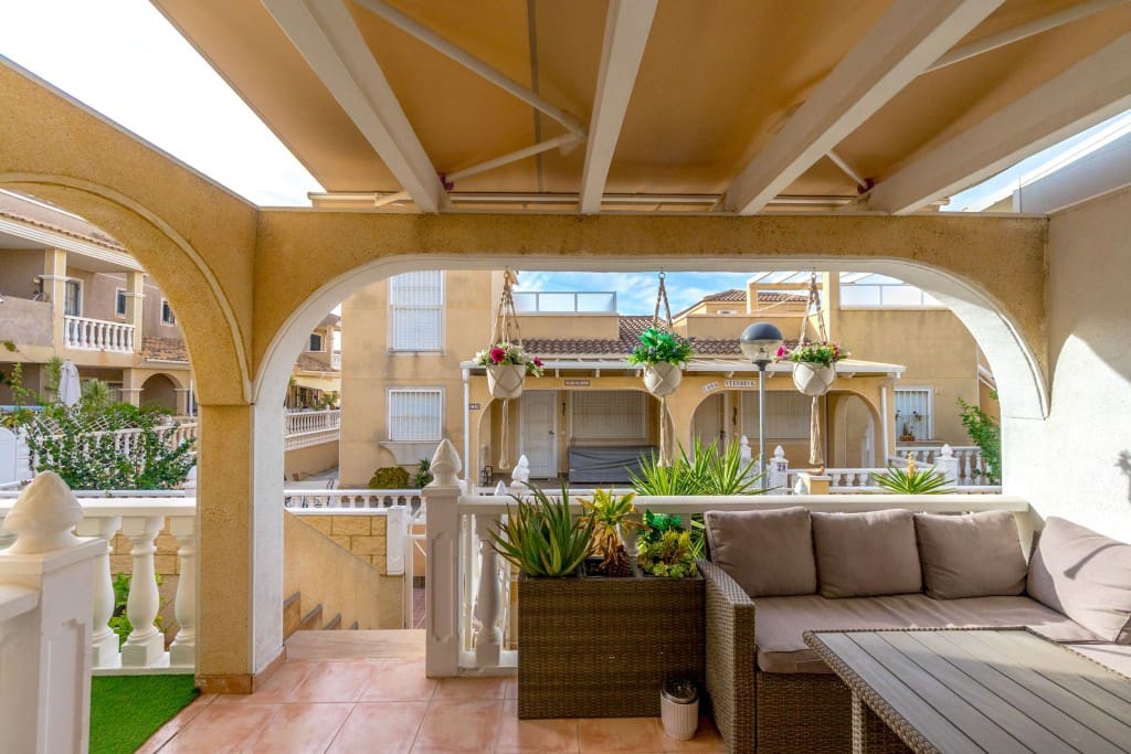 4 sypialnia Dom blizniak na sprzedaż w Playa Flamenca z basenem - 269 500 € (Ref: 9202342)