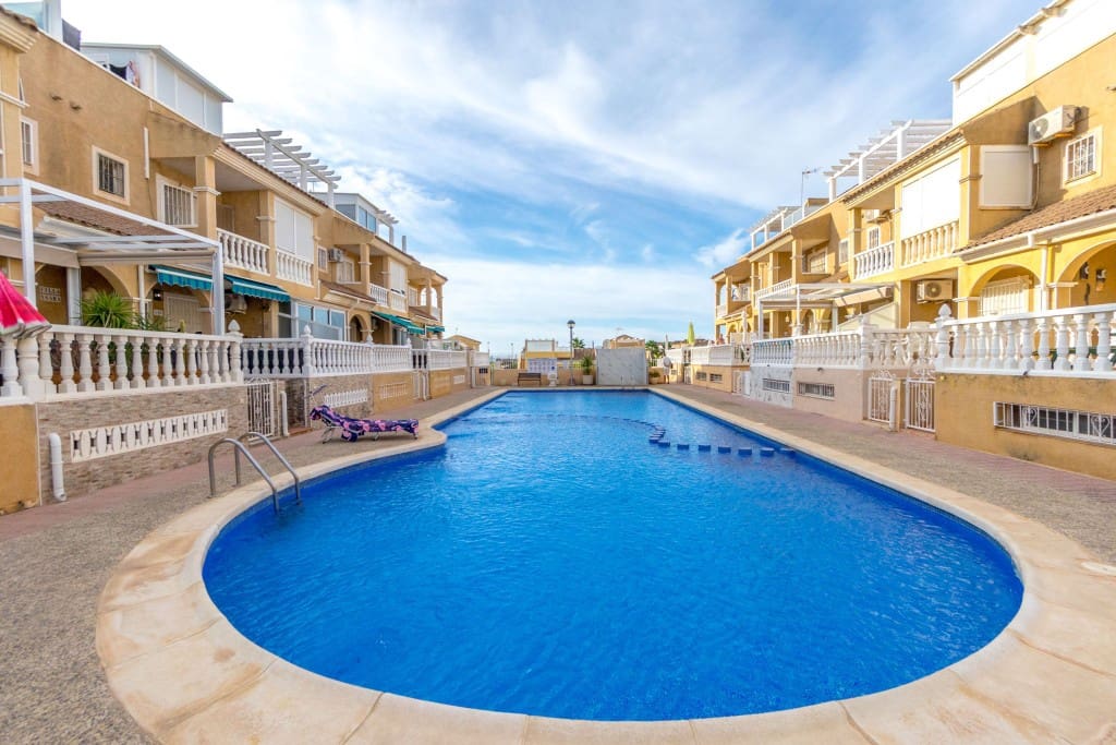 4 sypialnia Dom blizniak na sprzedaż w Playa Flamenca z basenem - 269 500 € (Ref: 9202342)